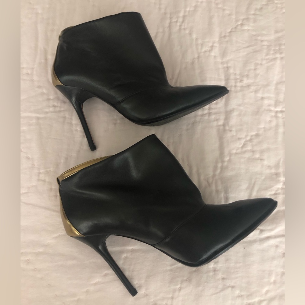 DKNY 4.25” stiletto booties